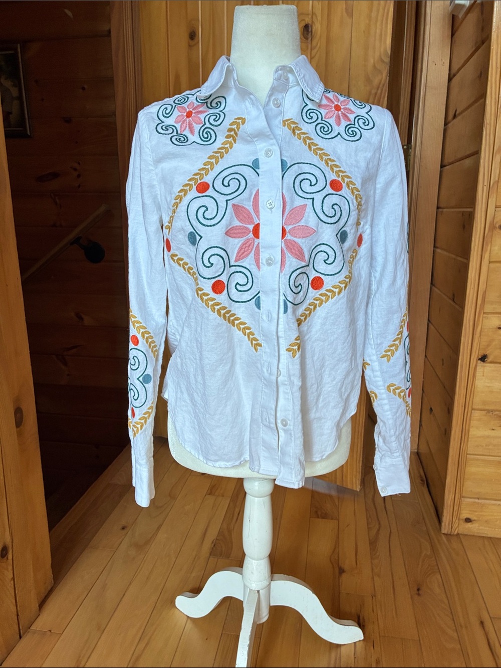 Boden sienna linen cotton embroidered button down